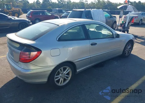 2002 Mercedes-Benz C 230 z USA, uszkodzony, nr VIN WDBRN47J62A336441